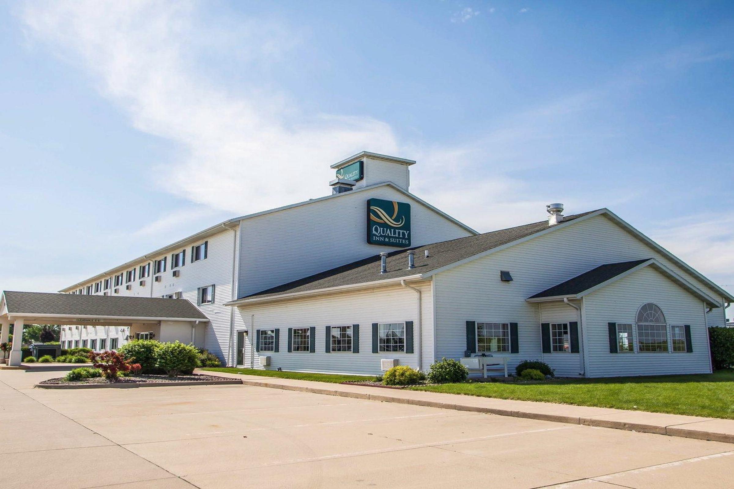 Quality Inn & Suites Eldridge Davenport North المظهر الخارجي الصورة