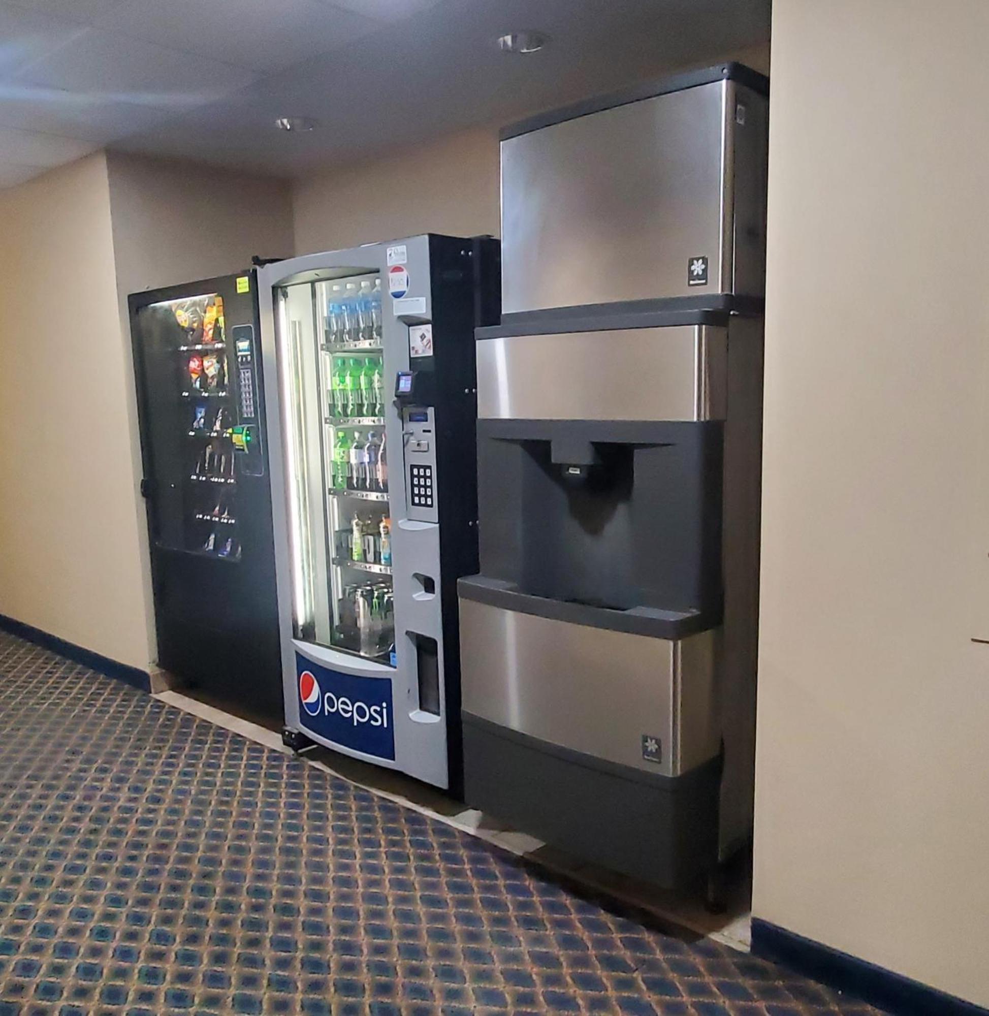 Quality Inn & Suites Eldridge Davenport North المظهر الخارجي الصورة